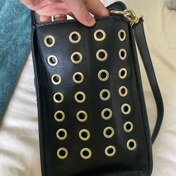 London fog black bag with gold detailing. Great condition - Picture 3 of 5